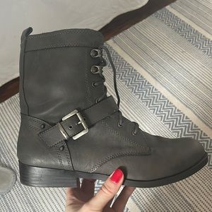 Combat boots gray